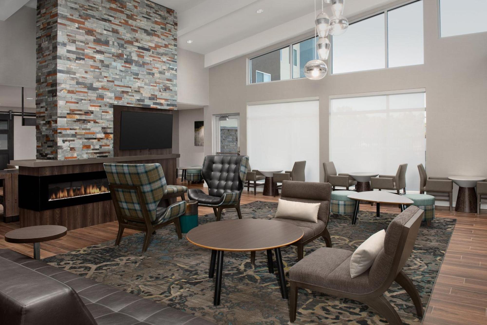 By Marriott Fresno Clovis